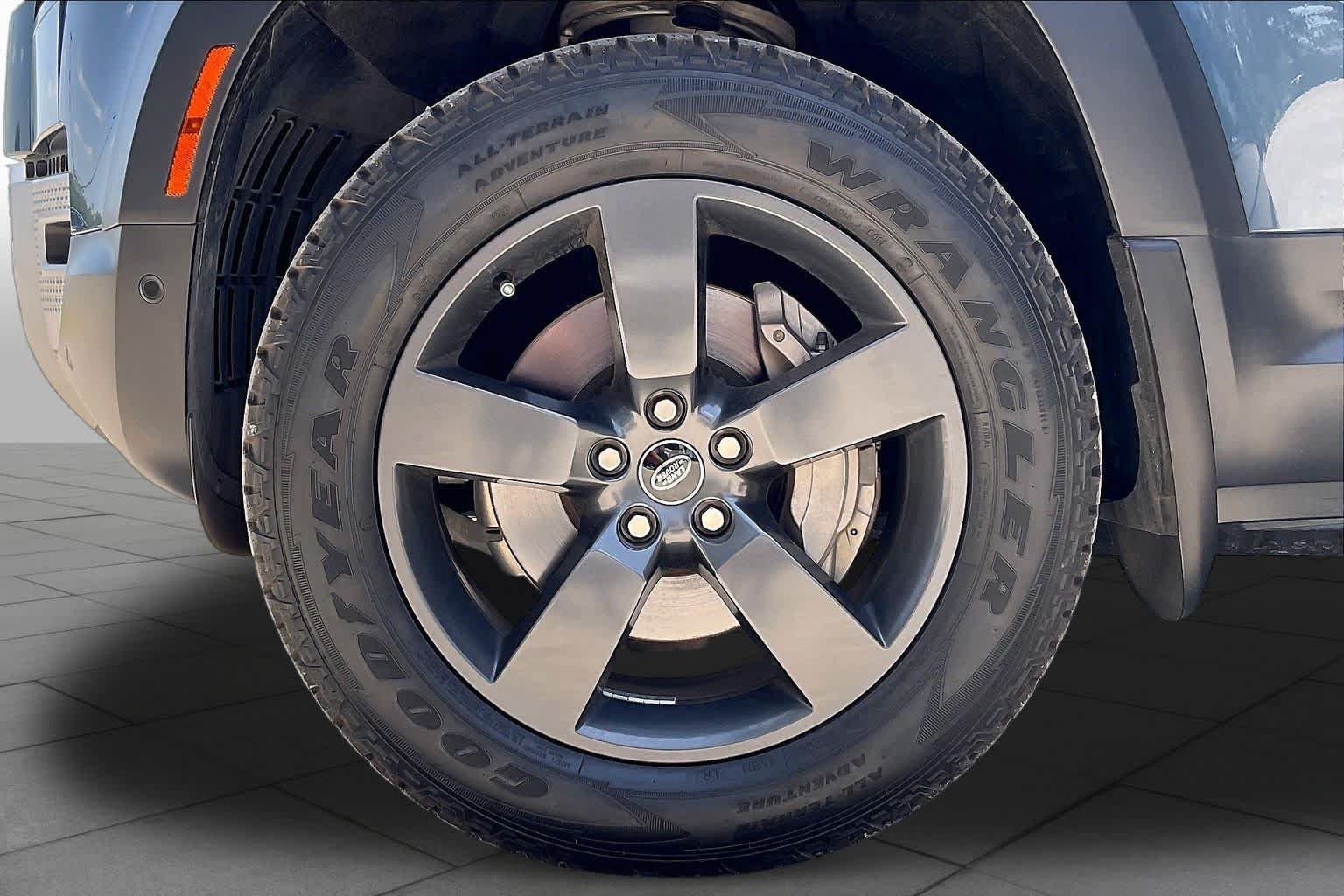 Used 2021 Land Rover Defender 110 SE AWD/4WD image 11
