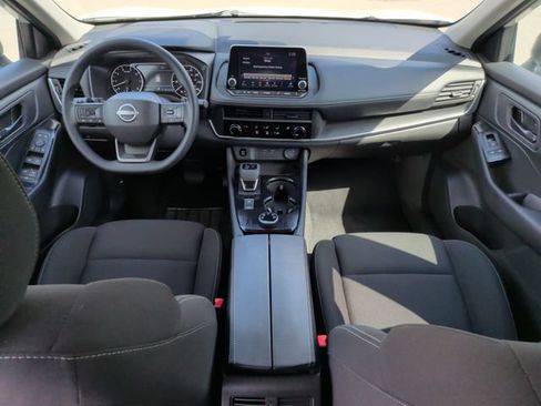 Used 2025 Nissan Rogue S AWD/4WD image 24