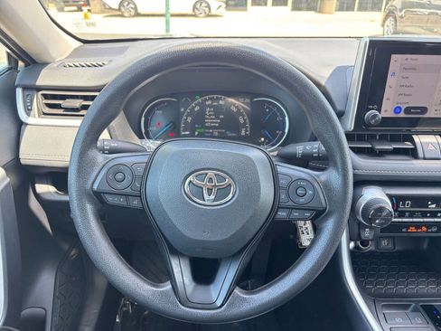 Used 2025 Toyota RAV4 LE AWD/4WD image 28