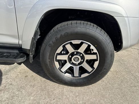 Used 2024 Toyota 4Runner TRD Off-Road Premium AWD/4WD image 60