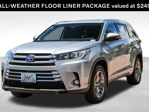 Used 2018 Toyota Highlander Limited Platinum AWD/4WD image 3