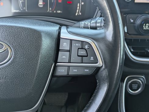 Used 2024 Toyota Grand Highlander XLE FWD image 23