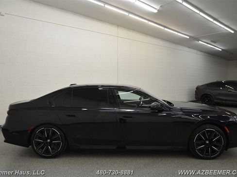 Used 2023 BMW 740i RWD image 10