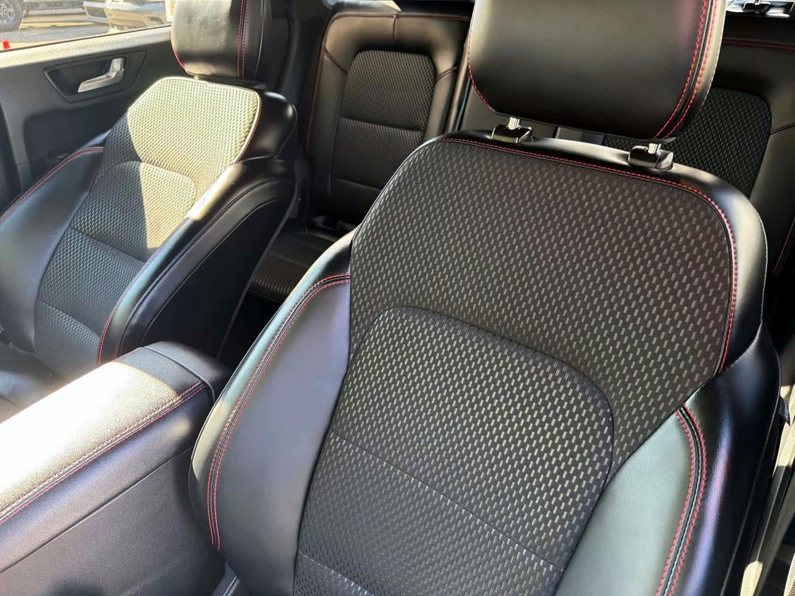 Used 2024 Ford Escape ST-Line w/ Tech Pack #1 FWD image 11