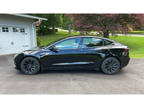 Used 2022 Tesla Model 3 Long Range AWD/4WD image 2