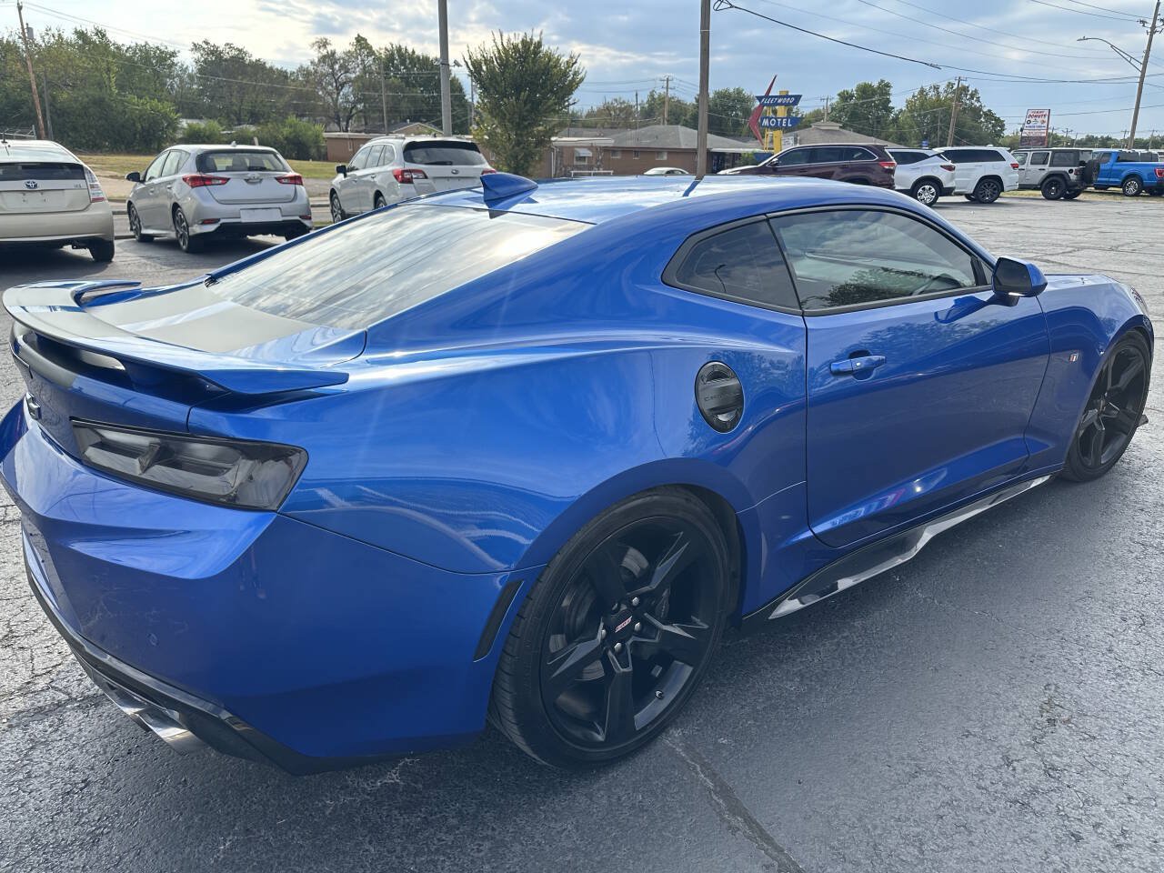 Used 2017 Chevrolet Camaro SS RWD image 7