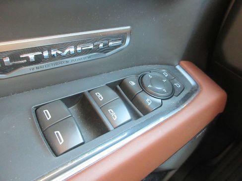 Certified 2025 GMC Sierra 1500 Denali Ultimate AWD/4WD image 36