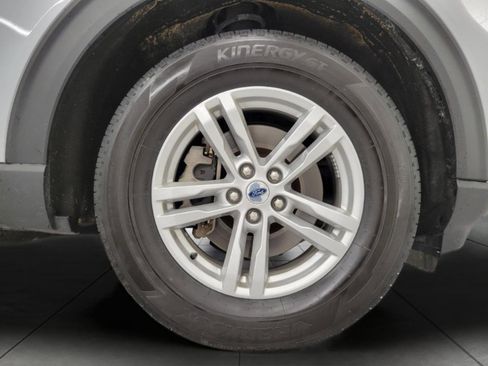 Used 2023 Ford Explorer XLT w/ Equipment Group 202A image 29