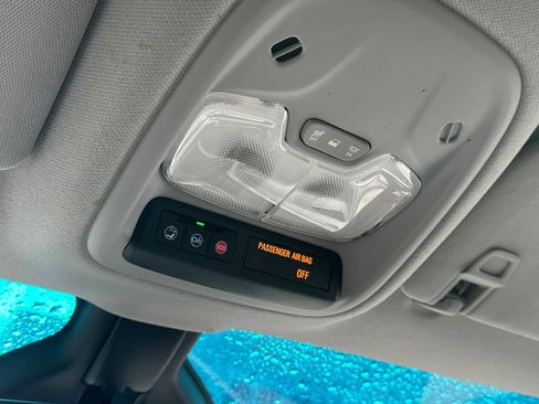 Used 2019 Chevrolet Bolt Premier w/ Infotainment Package image 25