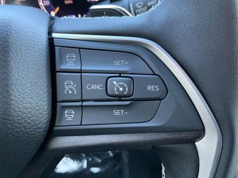 New 2025 Jeep Grand Cherokee Limited AWD/4WD image 19