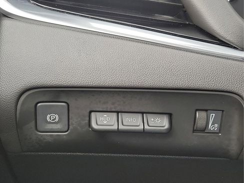 Used 2023 Buick Enclave Avenir image 15