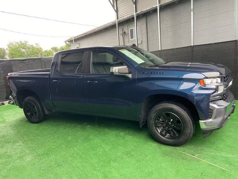 Used 2021 Chevrolet Silverado 1500 LT w/ LPO, Dark Essentials Package AWD/4WD image 3