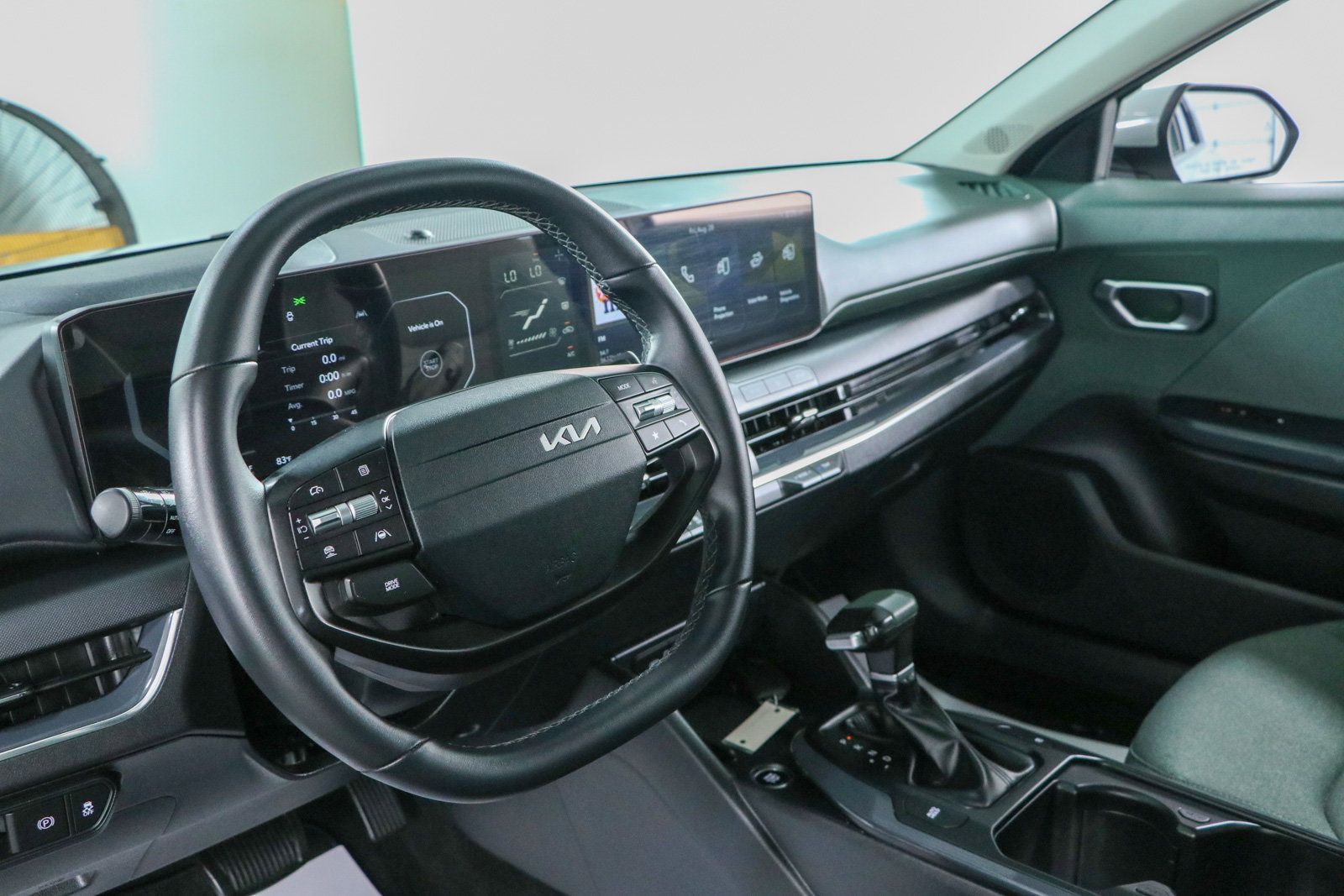 Used 2025 Kia K4 EX FWD image 22