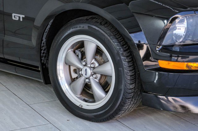 Used 2006 Ford Mustang GT RWD image 50