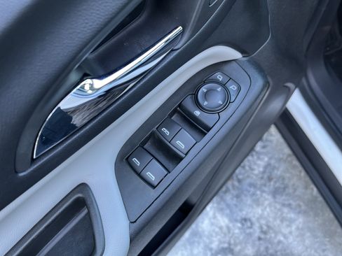 Used 2024 Chevrolet Equinox LS w/ Driver Confidence II Package image 15