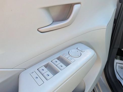 Used 2024 Hyundai Kona SEL FWD image 15