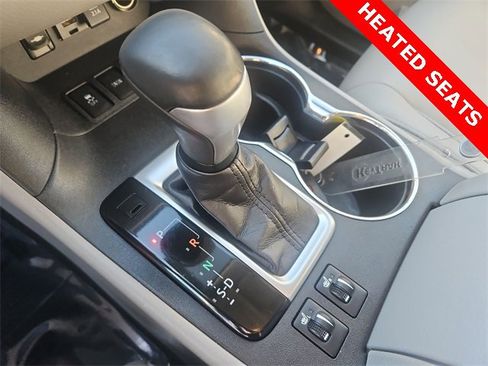 Used 2019 Toyota Highlander SE image 16