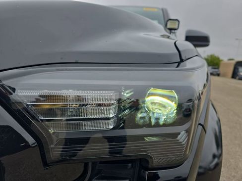 Used 2024 Toyota Tacoma TRD Sport image 30