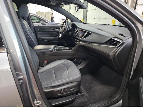 Used 2023 Buick Enclave Essence w/ Experience Buick Package FWD image 9