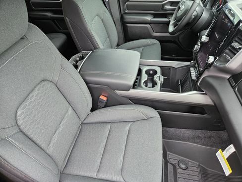 New 2026 RAM 1500 4x4 Crew Cab image 18