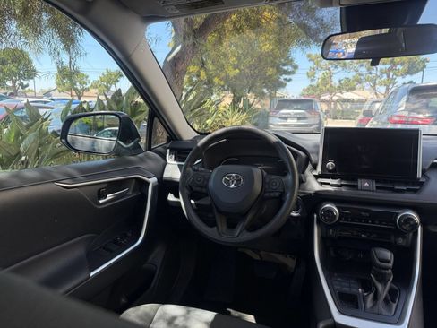 Used 2025 Toyota RAV4 XLE w/ Convenience Package AWD/4WD image 32