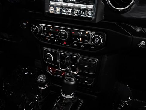 Used 2022 Jeep Wrangler Unlimited Rubicon w/ Trailer Tow Package AWD/4WD image 23