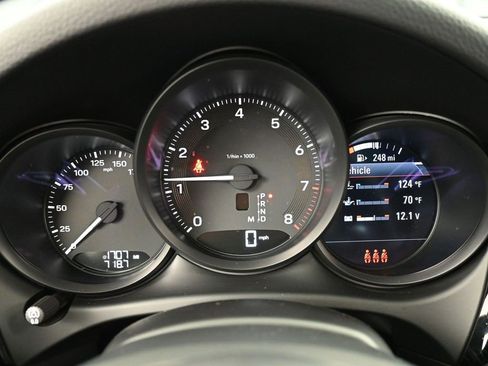 Certified 2025 Porsche Macan image 19