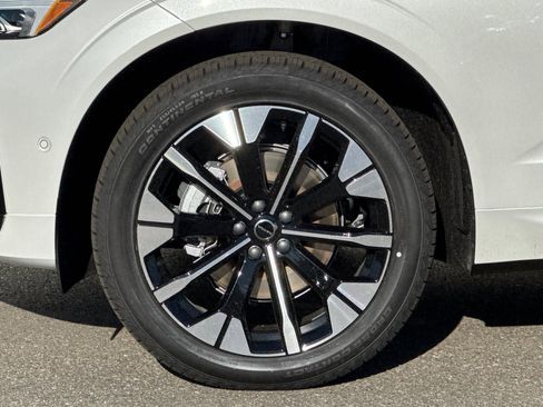 New 2026 Volvo XC60 B5 Plus w/ Climate Package PRO AWD/4WD image 33