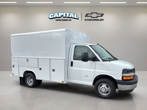New 2025 Chevrolet Express 3500 w/ Power Convenience Package image 14