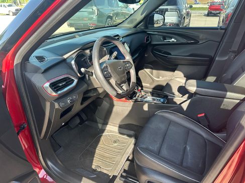 Used 2022 Chevrolet TrailBlazer RS w/ Technology Package AWD/4WD image 10
