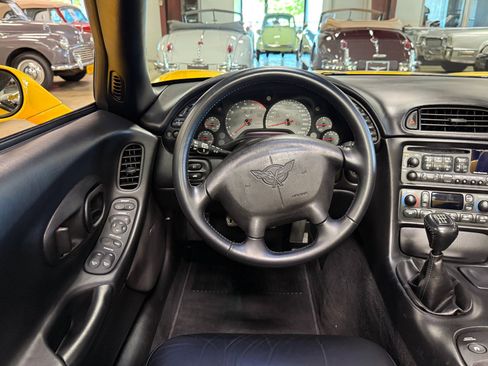 Used 2002 Chevrolet Corvette w/ Preferred Equipment Group2 image 65