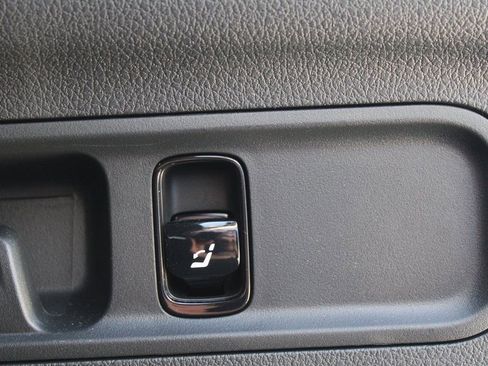 Certified 2025 Mercedes-Benz GLC 350e 4MATIC image 10