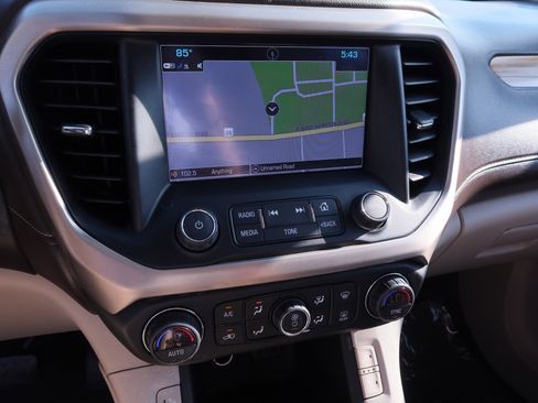 Used 2019 GMC Acadia Denali w/ Technology Package AWD/4WD image 19