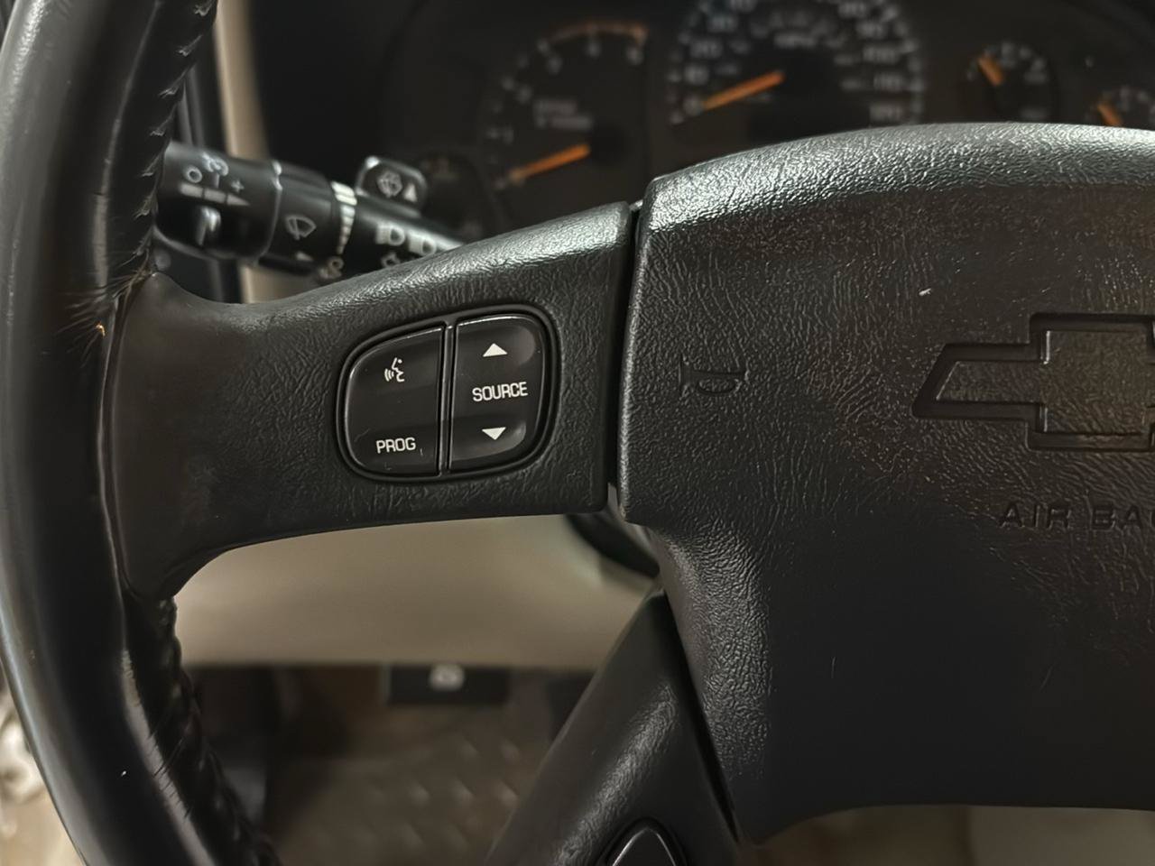 Used 2005 Chevrolet Silverado 2500 LT w/ Heavy-Duty Power Package AWD/4WD image 14