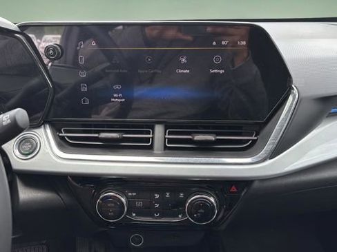 Used 2025 Chevrolet Trax LT w/ Driver Confidence Package FWD image 23