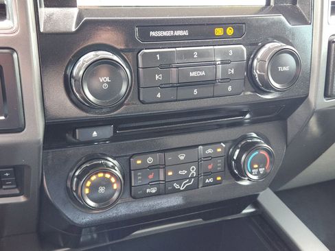 Used 2017 Ford F250 XLT w/ XLT Premium Package AWD/4WD image 20