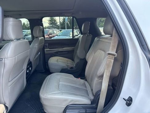 Used 2018 Ford Expedition Limited w/ Equipment Group 301A AWD/4WD image 14