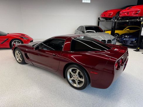 Used 2003 Chevrolet Corvette Coupe w/ Preferred Equipment Group RWD image 10
