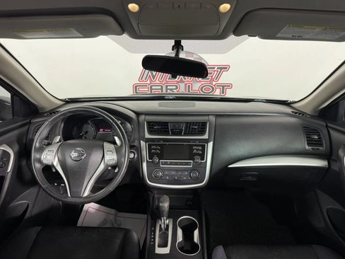 Used 2017 Nissan Altima 2.5 SR FWD image 11