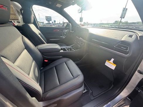 New 2026 Chevrolet Traverse Z71 w/ Driver Confidence Package image 16