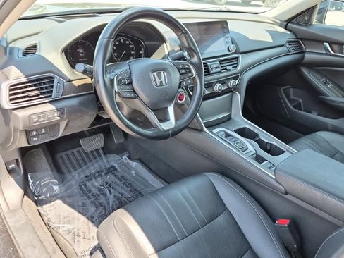 Used 2020 Honda Accord Touring image 11