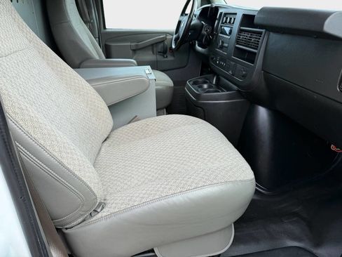 Used 2021 Chevrolet Express 2500 w/ Driver Convenience Package image 11