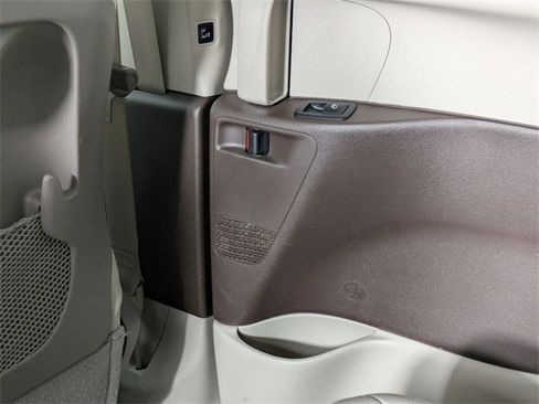 Certified 2021 Chrysler Pacifica Touring-L image 30