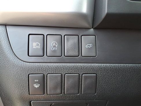 Used 2019 Toyota Highlander XLE AWD/4WD image 5