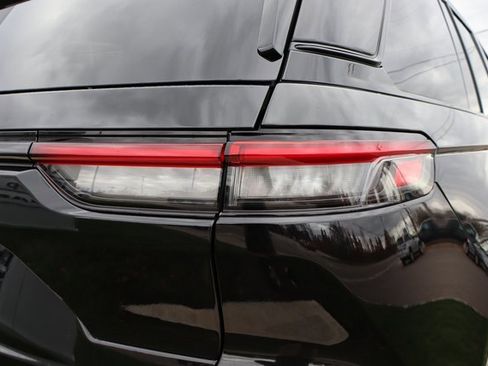 New 2025 Jeep Grand Cherokee Altitude image 31