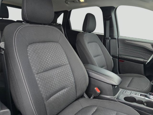 Used 2025 Ford Escape Active AWD/4WD image 11