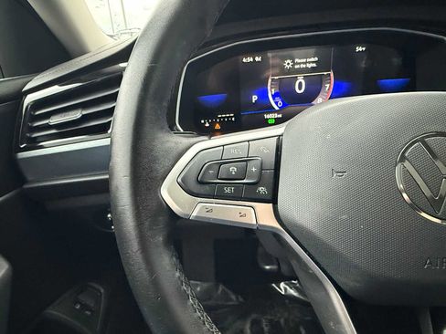 Certified 2023 Volkswagen Jetta SE w/ Panoramic Sunroof Package image 21