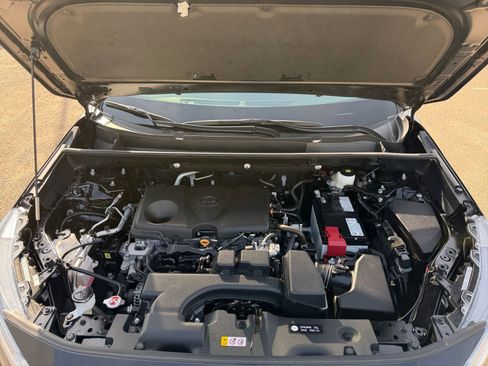 Used 2025 Toyota RAV4 XLE image 33