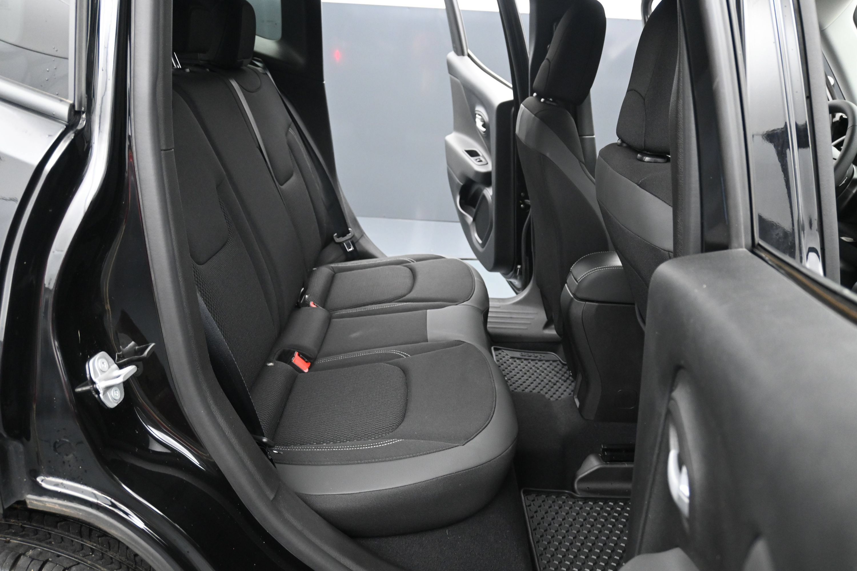 Used 2023 Jeep Renegade Altitude AWD/4WD image 25