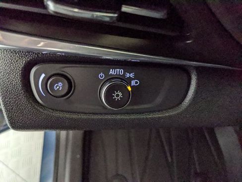 Used 2025 Buick Envista Preferred w/ Convenience I Package FWD image 15